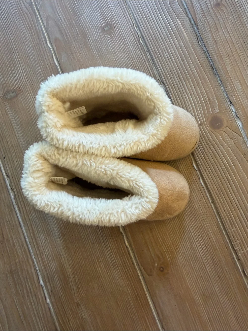 bebe Girls Tan Faux Fur-Lined Heart Patch Boots
